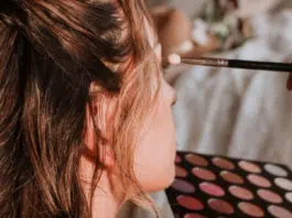 Les astuces pour un maquillage eclatant tout au long de l’ete