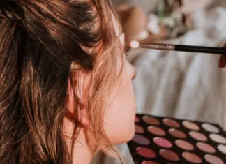 Les astuces pour un maquillage eclatant tout au long de l’ete