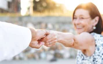 Des conseils simples pour bien vieillir et préserver sa santé Prendre soin de sa santé en vieillissant conseils pratiques pour les seniors