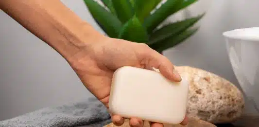 Le savon au lait de chèvre, une alternative naturelle aux produits de pharmacie classiques ? savon lait de chèvre pharmacie