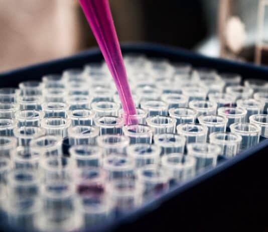 Quelles recettes DIY pour cigarettes électroniques faire pour l’hiver ? refill of liquid on tubes